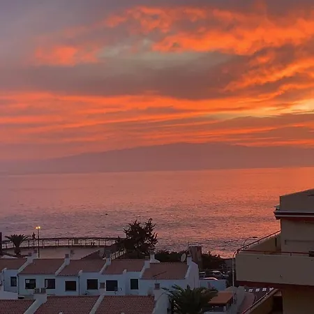 Cozy Beachfront Flat With Pool & Panoramic Sea View Terrace